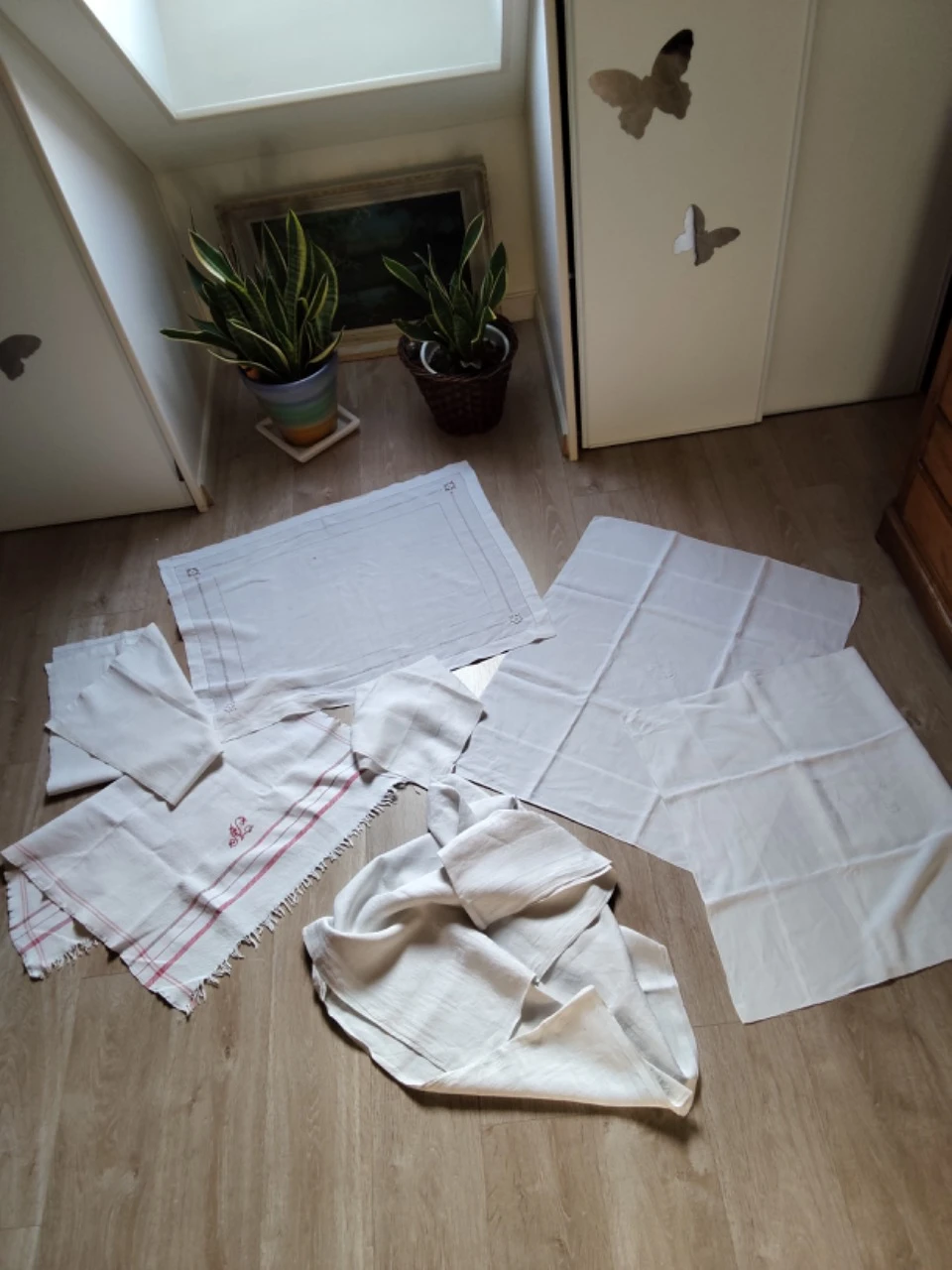 Lot linge ancien avec usure et défauts